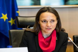Editorial d'Agnès Monfret, Chef de l'Unité Coopération Transfrontalière à la Commission Européenne, Direction Générale de la Politique Régionale et Urbaine Editorial d'Agnès Monfret, Chef de l'Unité Coopération Transfrontalière à la Commission Européenne, Direction Générale de la Politique Régionale et Urbaine
