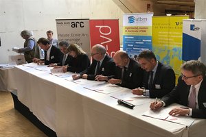 Une "Communauté du Savoir" franco-suisse Une "Communauté du Savoir" franco-suisse