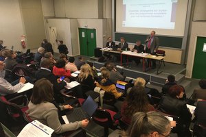 "Ensemble, échangeons sur la plus-value des programmes européens pour nos territoires frontaliers" "Ensemble, échangeons sur la plus-value des programmes européens pour nos territoires frontaliers"