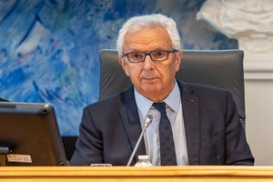 Éditorial de Michel Pélieu, président du Groupement Européen de Coopération Territoriale Pyrénées-Pirineos Éditorial de Michel Pélieu, président du Groupement Européen de Coopération Territoriale Pyrénées-Pirineos