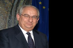 Special Dossier on the European elections: "putting cross-border cooperation at the heart of political debate" by Michel Delebarre, President of MOT Special Dossier on the European elections: "putting cross-border cooperation at the heart of political debate" by Michel Delebarre, President of MOT